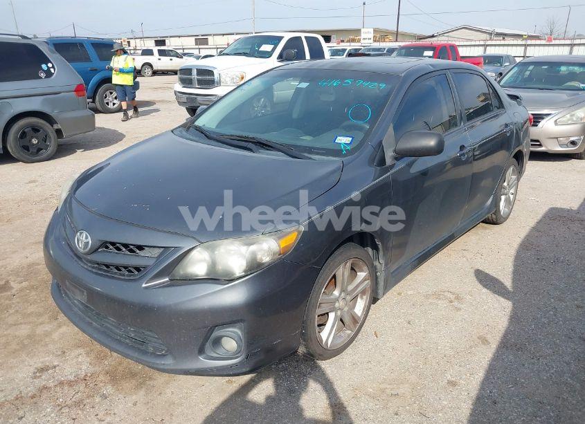 Photo 2 of 2013 Toyota Corolla S (VIN 2T1BU4EEXDC063692)