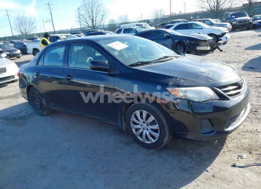 2013 Toyota Corolla LE (VIN 2T1BU4EEXDC064406) main photo