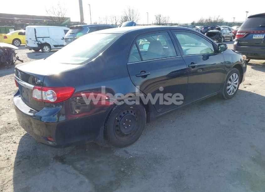 Photo 4 of 2013 Toyota Corolla LE (VIN 2T1BU4EEXDC064406)