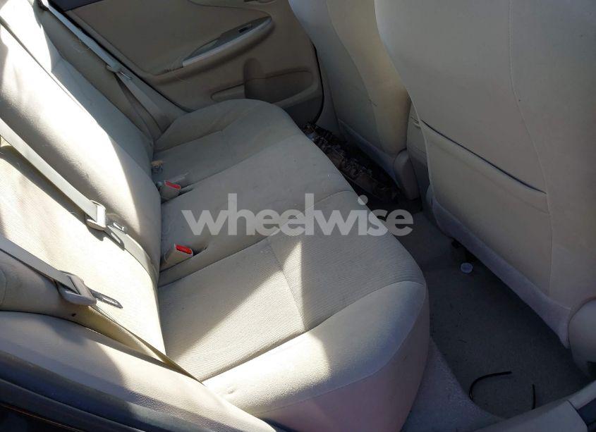 Photo 8 of 2013 Toyota Corolla LE (VIN 2T1BU4EEXDC064406)