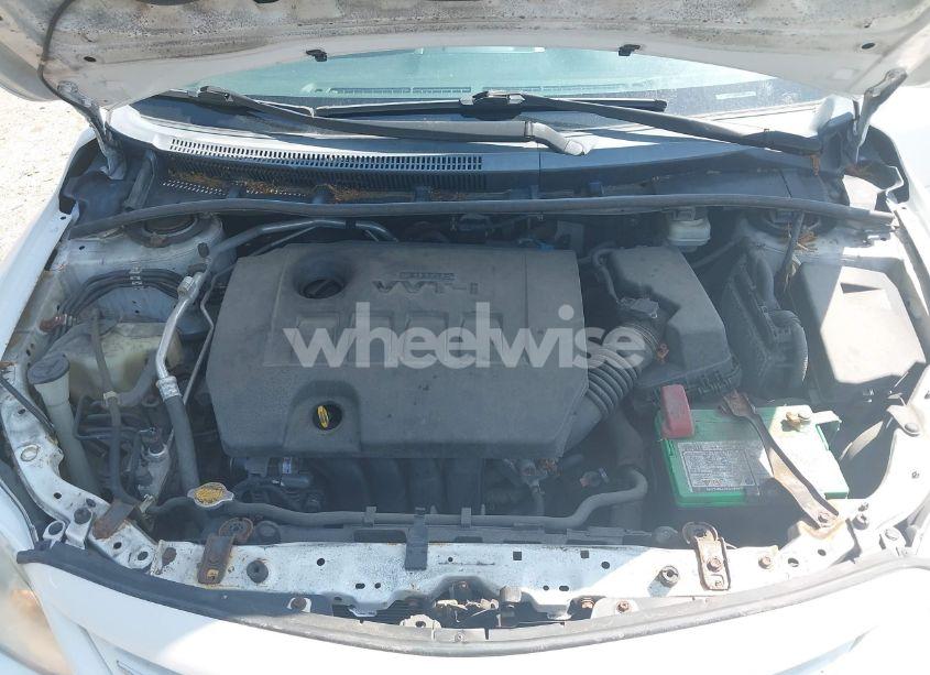 Photo 10 of 2013 Toyota Corolla LE (VIN 2T1BU4EEXDC084624)