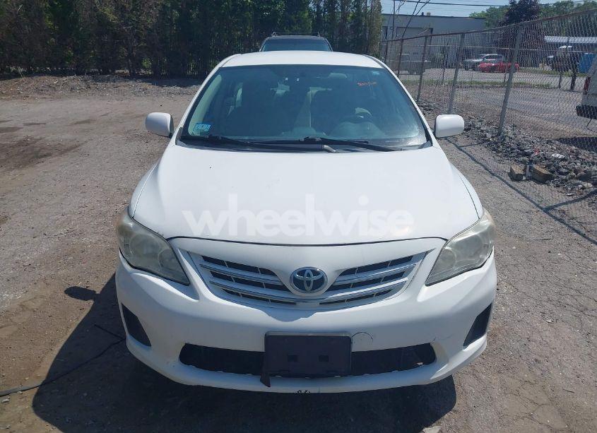 Photo 12 of 2013 Toyota Corolla LE (VIN 2T1BU4EEXDC084624)