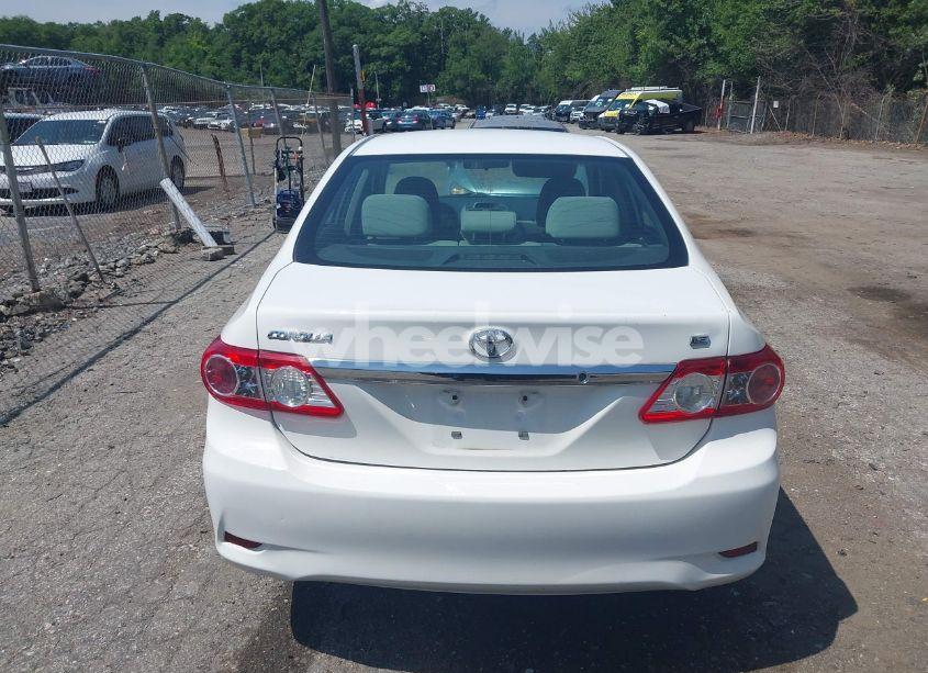 Photo 16 of 2013 Toyota Corolla LE (VIN 2T1BU4EEXDC084624)