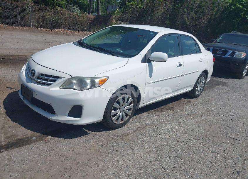 Photo 2 of 2013 Toyota Corolla LE (VIN 2T1BU4EEXDC084624)