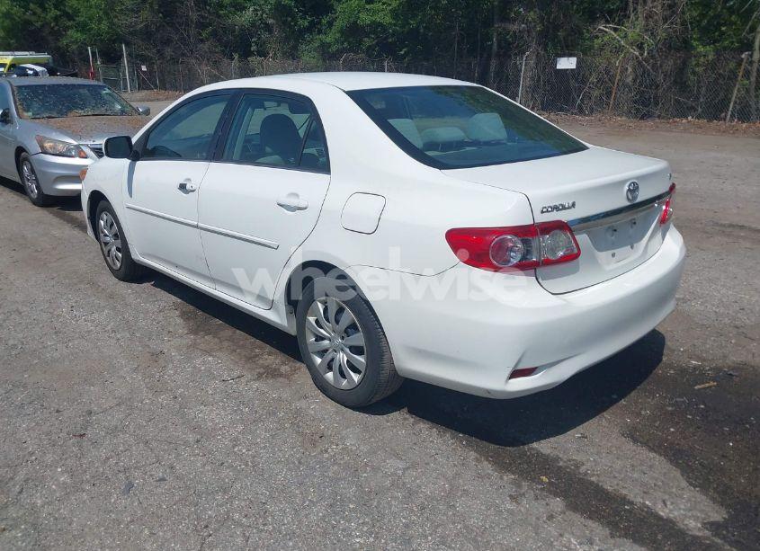 Photo 3 of 2013 Toyota Corolla LE (VIN 2T1BU4EEXDC084624)