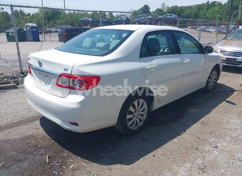 Photo 4 of 2013 Toyota Corolla LE (VIN 2T1BU4EEXDC084624)