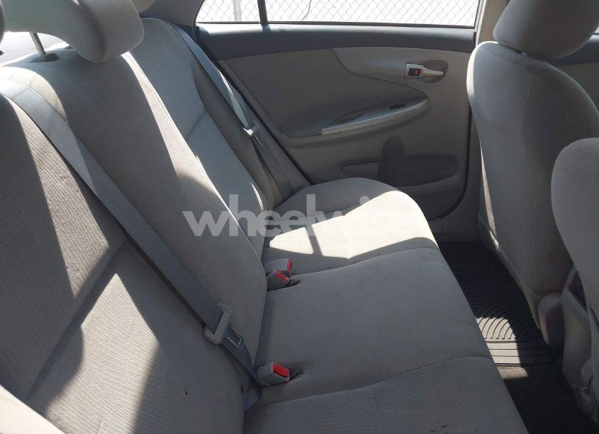 Photo 8 of 2013 Toyota Corolla LE (VIN 2T1BU4EEXDC084624)