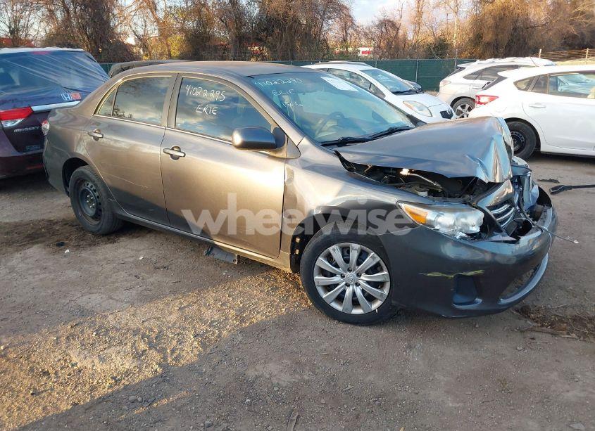 2013 Toyota Corolla LE (VIN 2T1BU4EEXDC095557) main photo