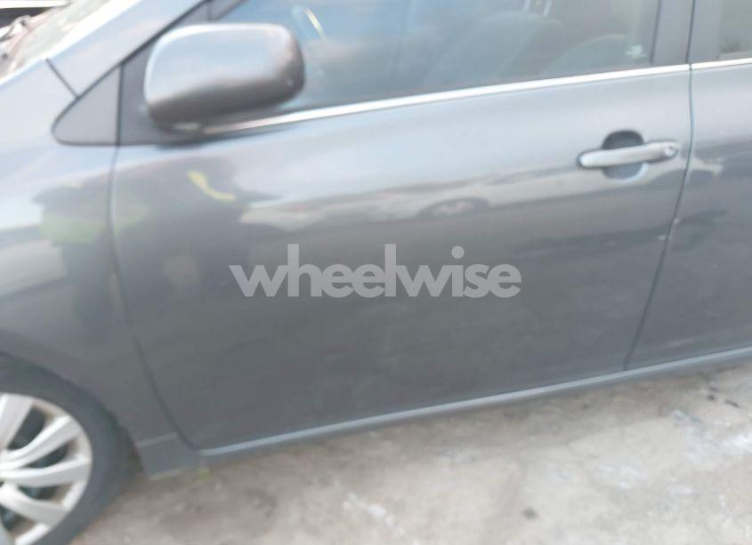 Photo 22 of 2013 Toyota Corolla LE (VIN 2T1BU4EEXDC095557)