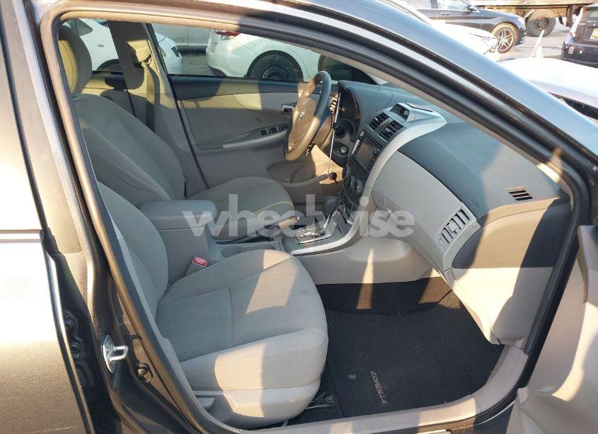 Photo 5 of 2013 Toyota Corolla LE (VIN 2T1BU4EEXDC095557)