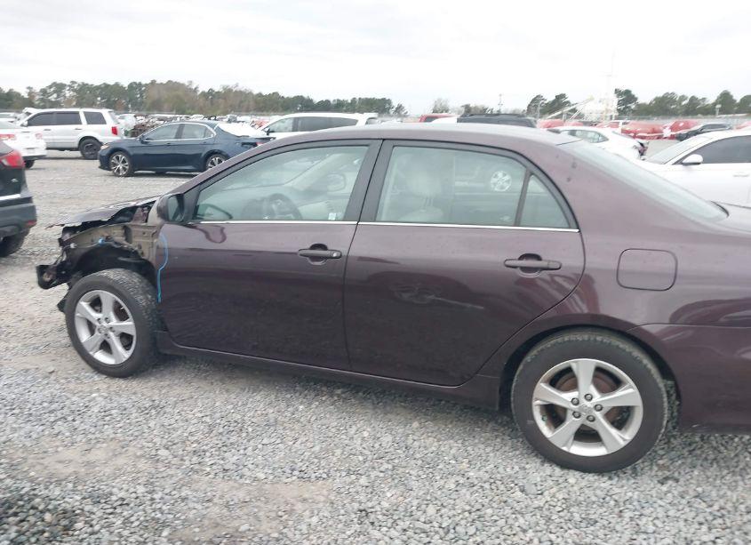 Photo 14 of 2013 Toyota Corolla LE SPECIAL EDITION (VIN 2T1BU4EEXDC096370)