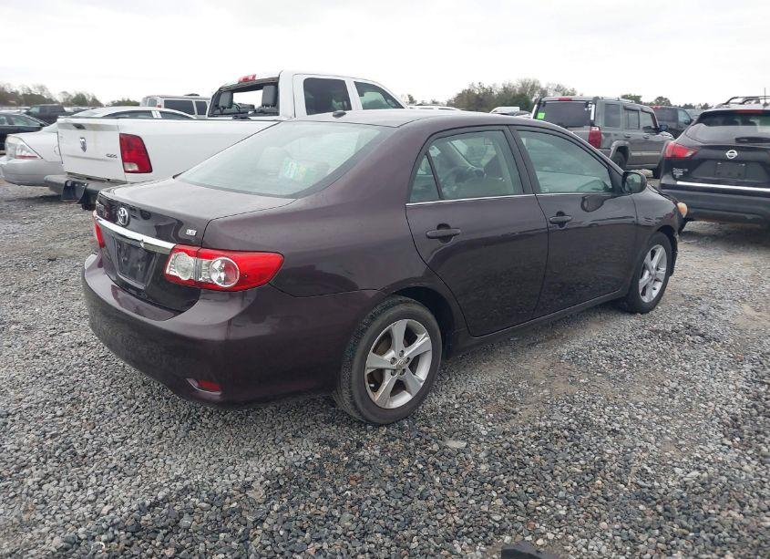 Photo 4 of 2013 Toyota Corolla LE SPECIAL EDITION (VIN 2T1BU4EEXDC096370)