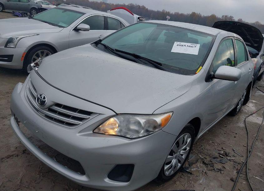 Photo 2 of 2013 Toyota Corolla LE (VIN 2T1BU4EEXDC112535)
