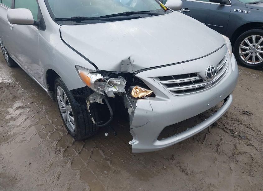 Photo 6 of 2013 Toyota Corolla LE (VIN 2T1BU4EEXDC112535)