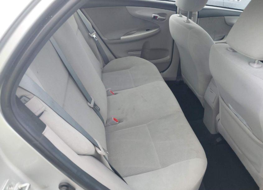 Photo 8 of 2013 Toyota Corolla LE (VIN 2T1BU4EEXDC112535)