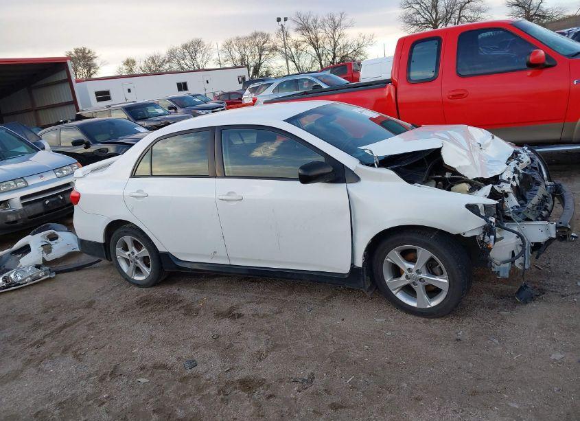 Photo 14 of 2013 Toyota Corolla S (VIN 2T1BU4EEXDC119369)