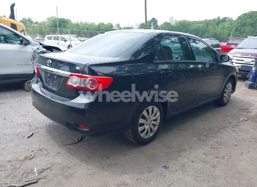 Photo 4 of 2013 Toyota Corolla LE (VIN 2T1BU4EEXDC121252)