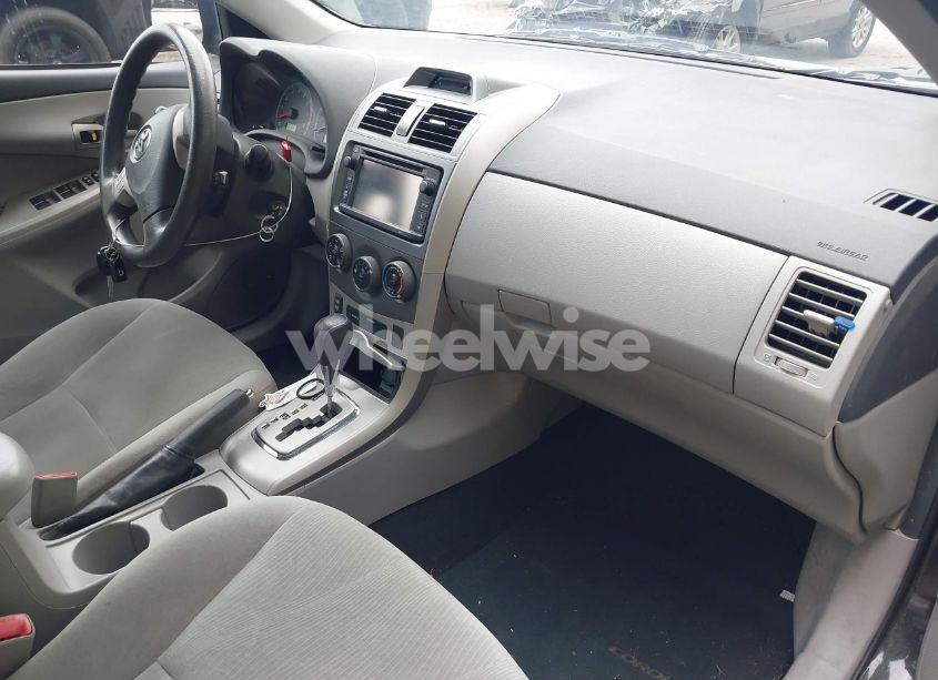 Photo 5 of 2013 Toyota Corolla LE (VIN 2T1BU4EEXDC121252)