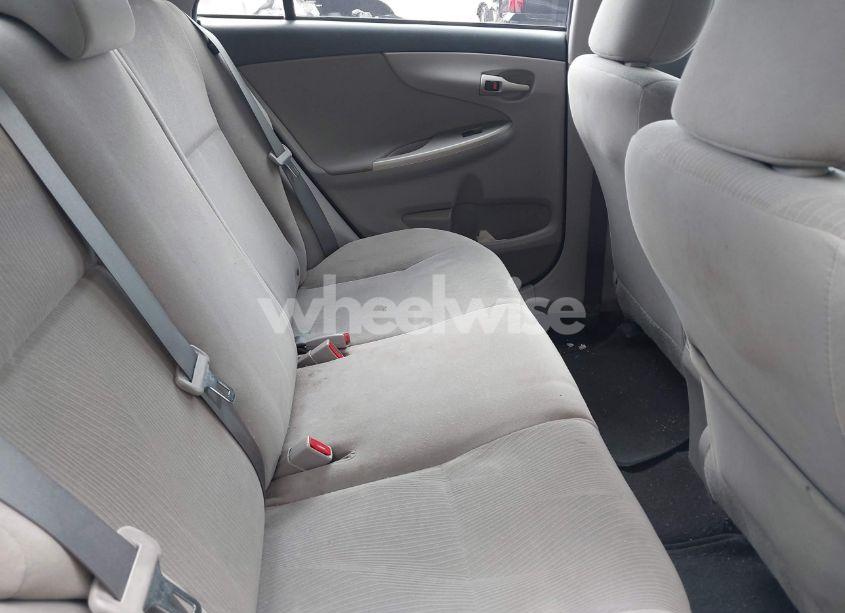 Photo 8 of 2013 Toyota Corolla LE (VIN 2T1BU4EEXDC121252)