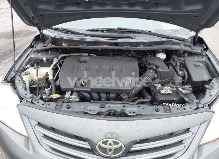 Photo 10 of 2013 Toyota Corolla LE (VIN 2T1BU4EEXDC925499)
