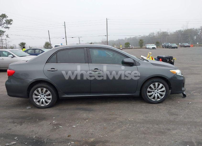 Photo 13 of 2013 Toyota Corolla LE (VIN 2T1BU4EEXDC925499)