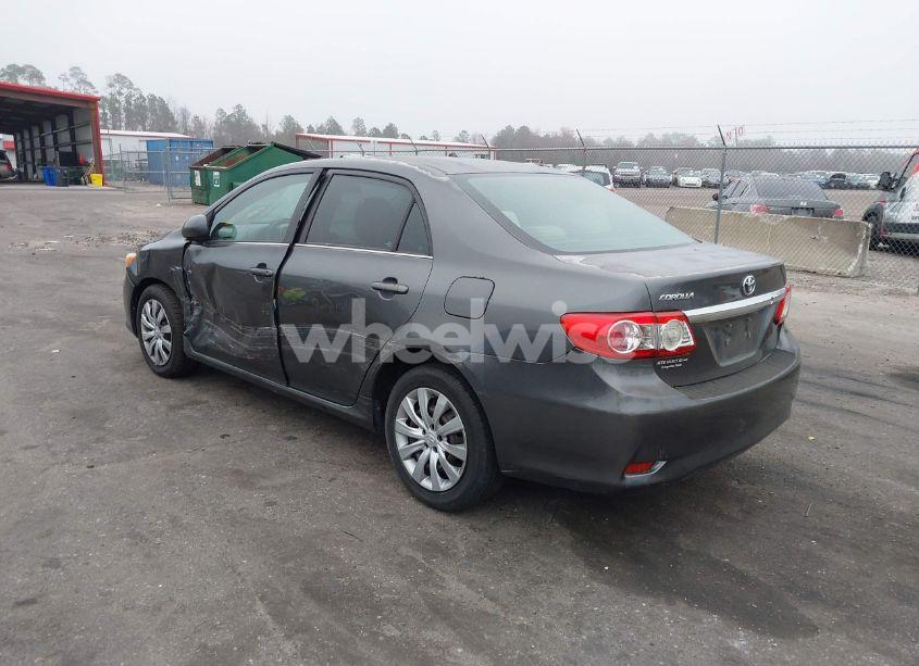 Photo 3 of 2013 Toyota Corolla LE (VIN 2T1BU4EEXDC925499)