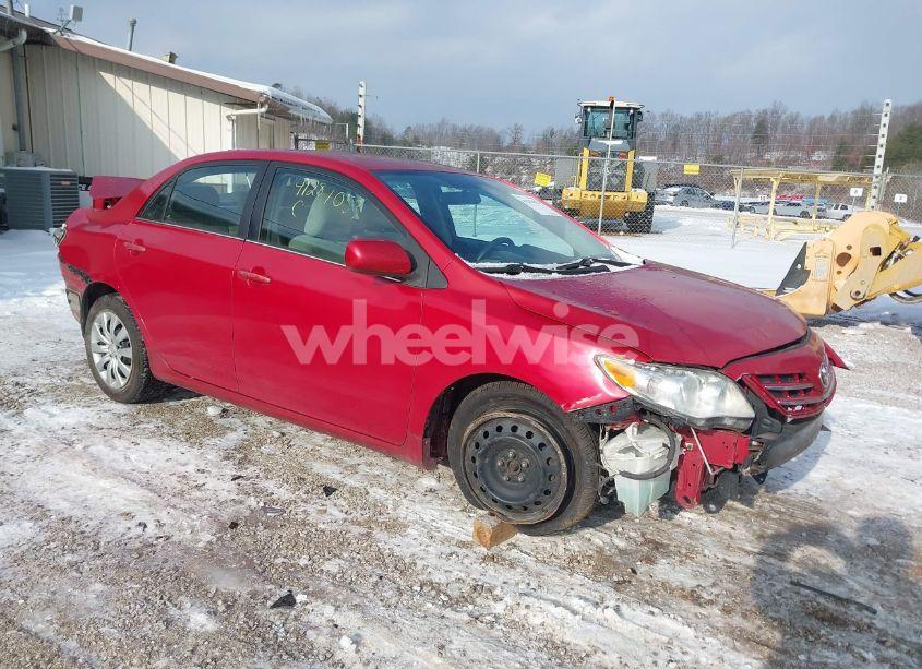 2013 Toyota Corolla LE (VIN 2T1BU4EEXDC927978) main photo