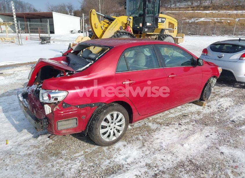 Photo 4 of 2013 Toyota Corolla LE (VIN 2T1BU4EEXDC927978)