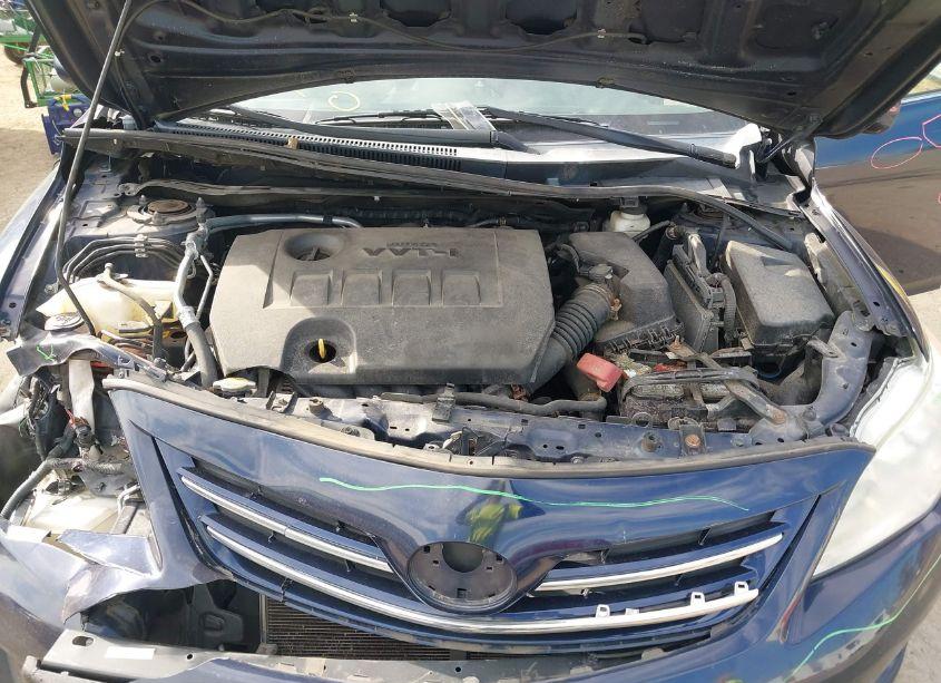 Photo 10 of 2013 Toyota Corolla LE (VIN 2T1BU4EEXDC941797)