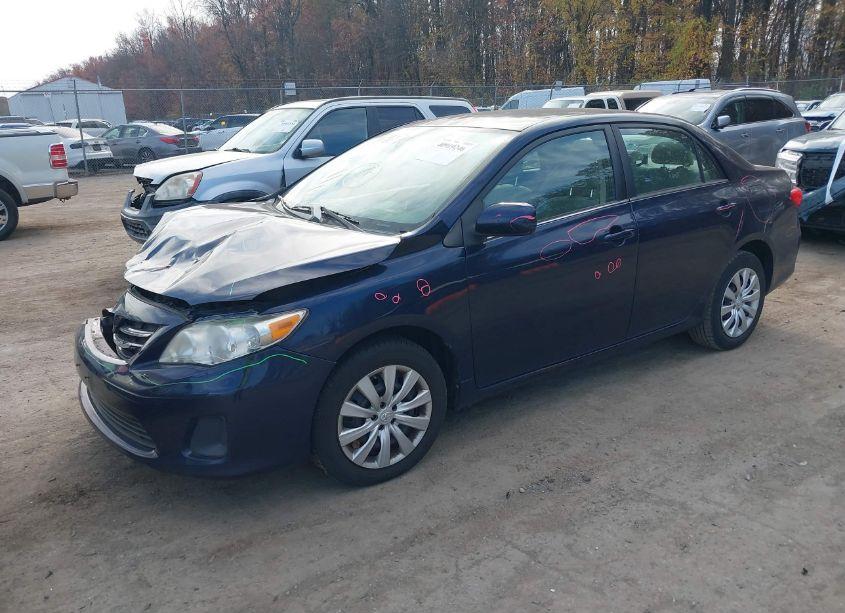 Photo 2 of 2013 Toyota Corolla LE (VIN 2T1BU4EEXDC941797)
