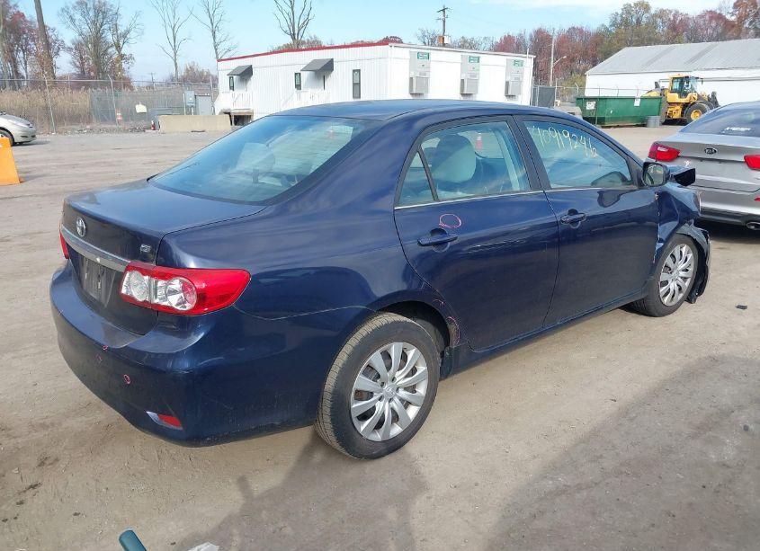 Photo 4 of 2013 Toyota Corolla LE (VIN 2T1BU4EEXDC941797)