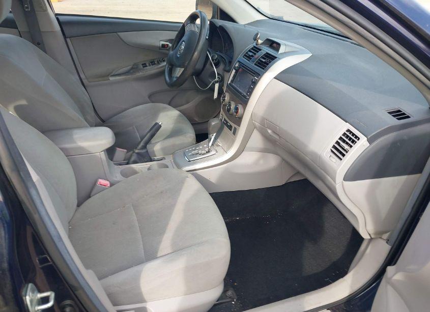 Photo 5 of 2013 Toyota Corolla LE (VIN 2T1BU4EEXDC941797)