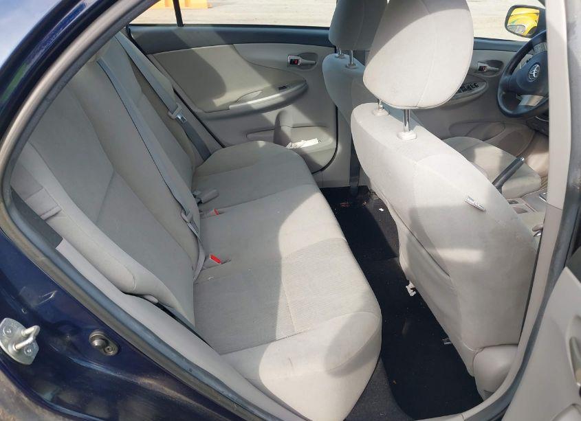 Photo 8 of 2013 Toyota Corolla LE (VIN 2T1BU4EEXDC941797)