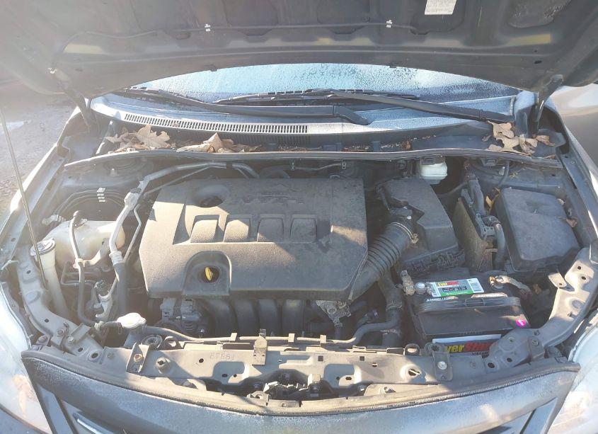 Photo 10 of 2013 Toyota Corolla LE (VIN 2T1BU4EEXDC946045)