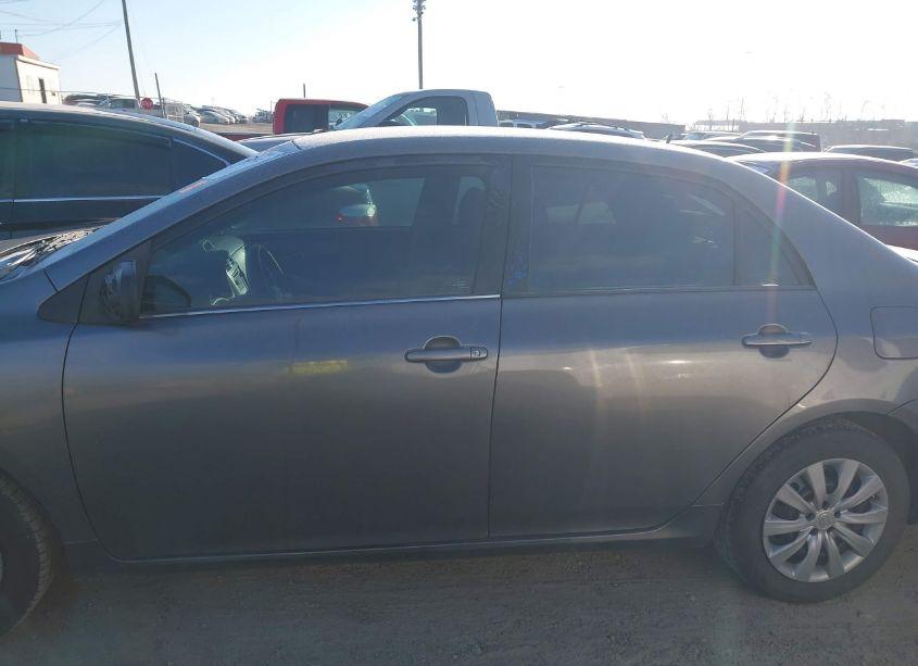 Photo 14 of 2013 Toyota Corolla LE (VIN 2T1BU4EEXDC946045)