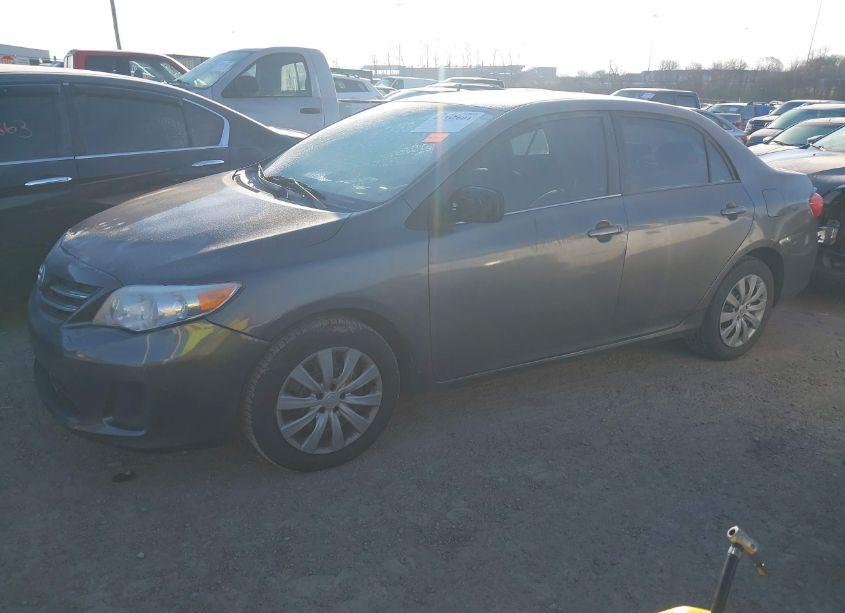 Photo 2 of 2013 Toyota Corolla LE (VIN 2T1BU4EEXDC946045)