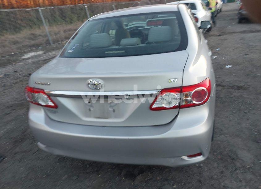 Photo 16 of 2013 Toyota Corolla LE (VIN 2T1BU4EEXDC946112)