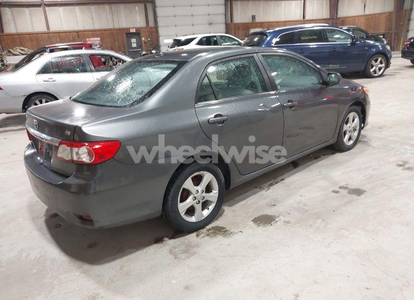 Photo 4 of 2013 Toyota Corolla LE (VIN 2T1BU4EEXDC960429)