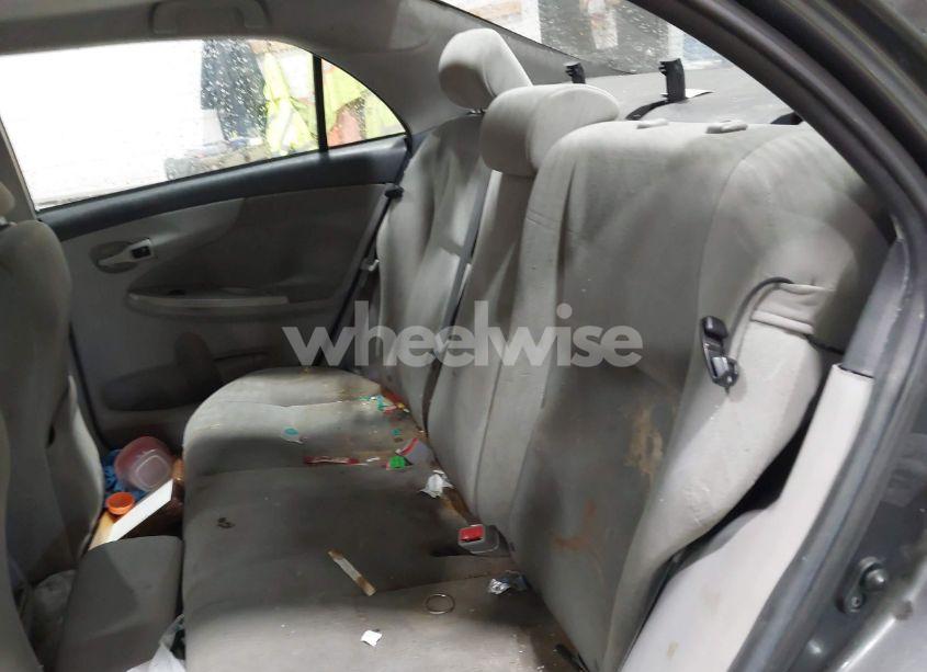 Photo 8 of 2013 Toyota Corolla LE (VIN 2T1BU4EEXDC960429)