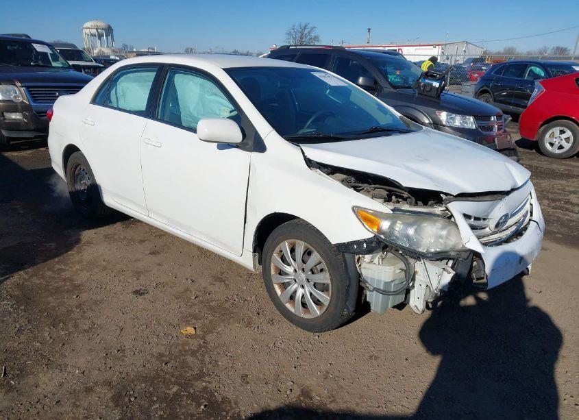 2013 Toyota Corolla LE (VIN 2T1BU4EEXDC969406) main photo