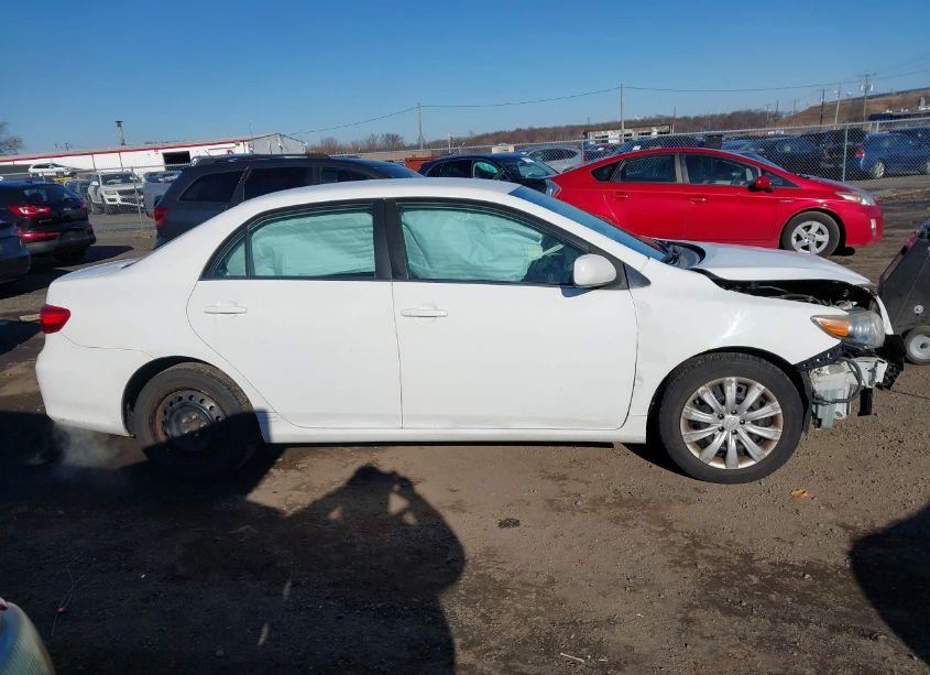 Photo 13 of 2013 Toyota Corolla LE (VIN 2T1BU4EEXDC969406)
