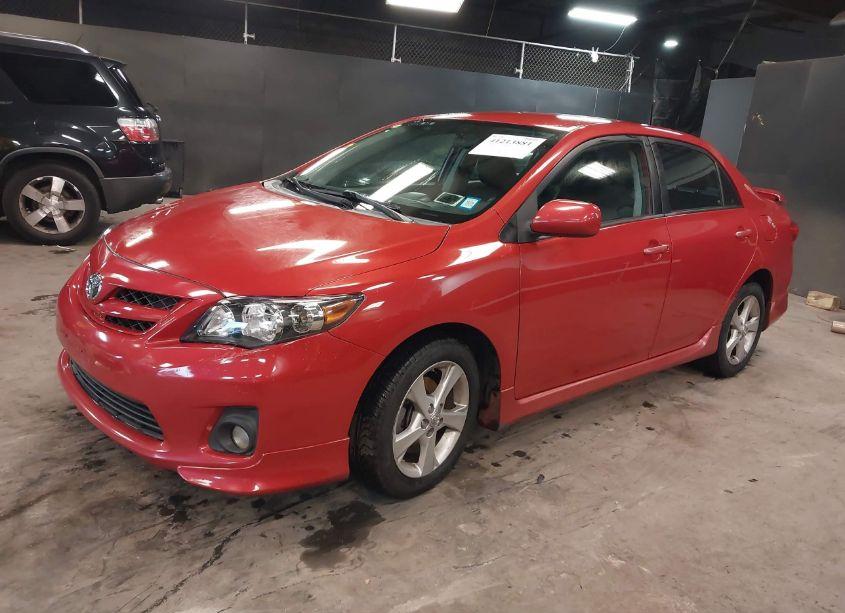 Photo 2 of 2013 Toyota Corolla S (VIN 2T1BU4EEXDC975416)