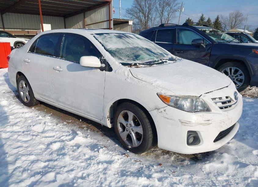 2013 Toyota Corolla LE (VIN 2T1BU4EEXDC987551) main photo