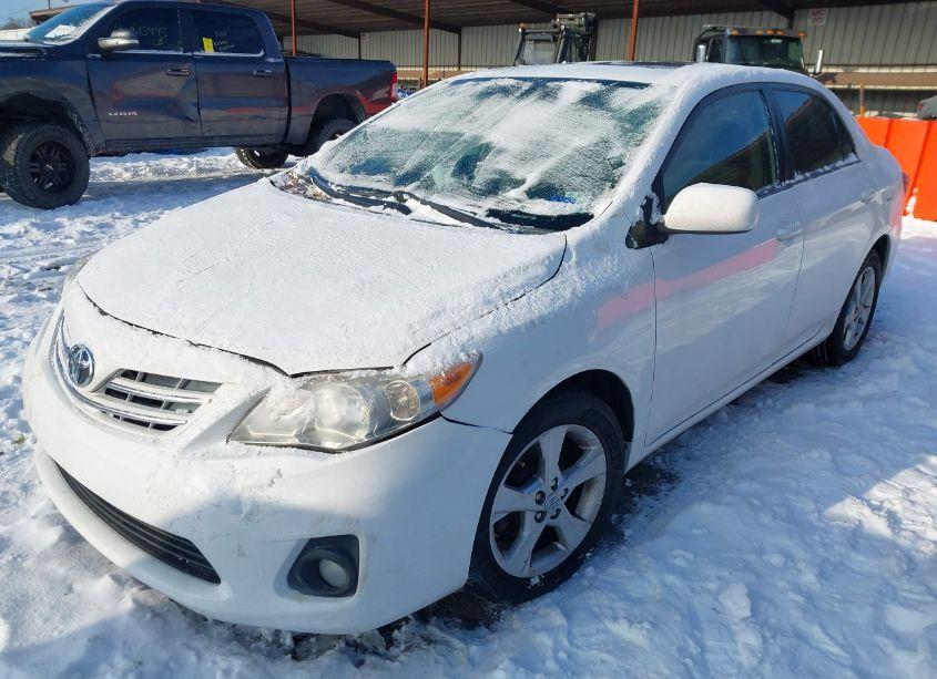 Photo 2 of 2013 Toyota Corolla LE (VIN 2T1BU4EEXDC987551)