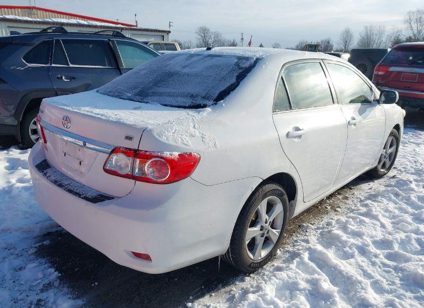 Photo 4 of 2013 Toyota Corolla LE (VIN 2T1BU4EEXDC987551)