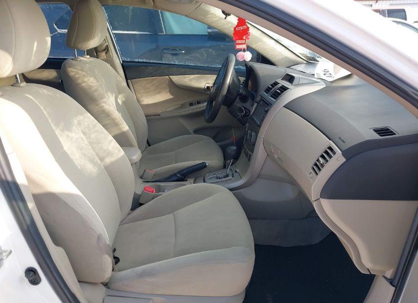 Photo 5 of 2013 Toyota Corolla LE (VIN 2T1BU4EEXDC987551)