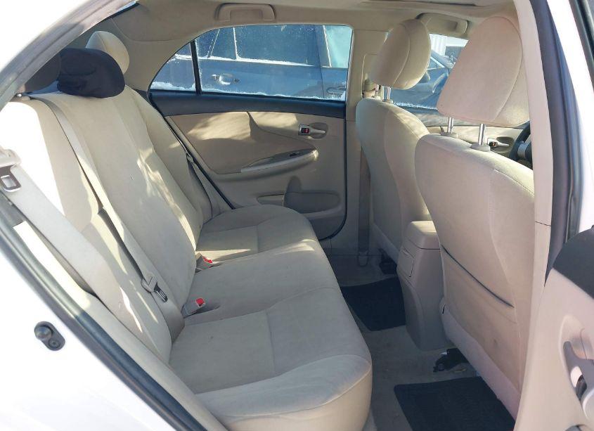 Photo 8 of 2013 Toyota Corolla LE (VIN 2T1BU4EEXDC987551)