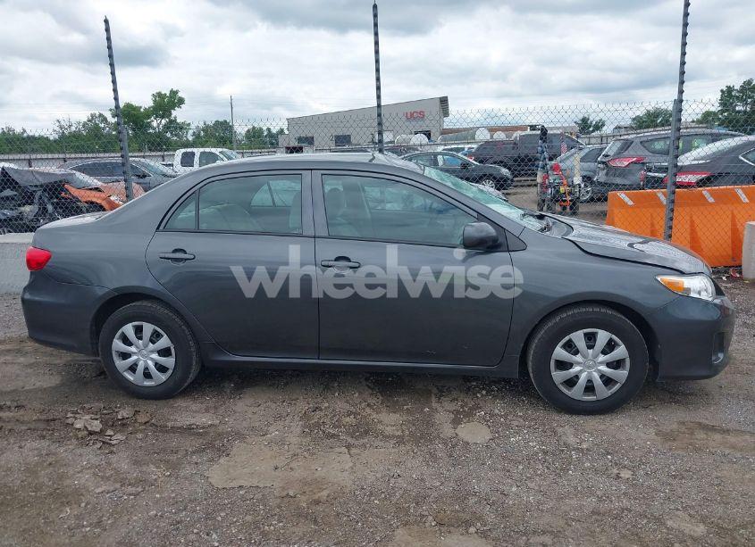 Photo 13 of 2013 Toyota Corolla L (VIN 2T1BU4EEXDC988540)