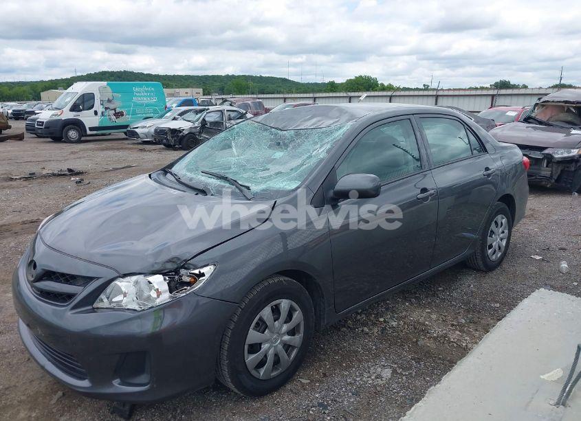 Photo 2 of 2013 Toyota Corolla L (VIN 2T1BU4EEXDC988540)