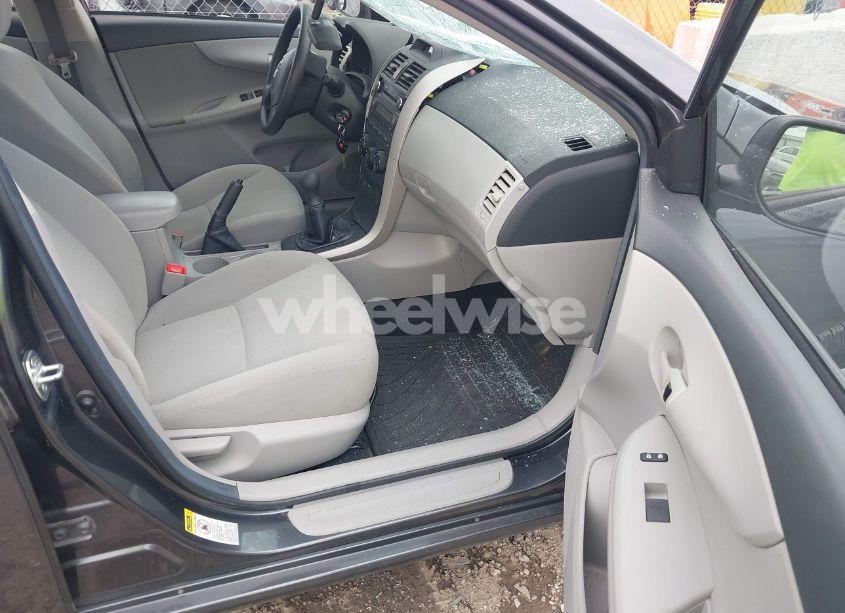 Photo 5 of 2013 Toyota Corolla L (VIN 2T1BU4EEXDC988540)